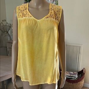 Ladies Live and Let Live Yellow Sleeveless Blouse with Lace